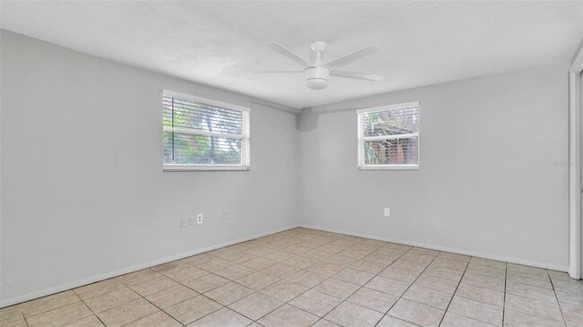 Building Photo - 7634 Fox Hollow Dr