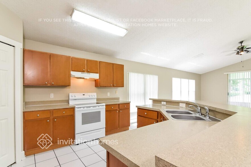 Building Photo - 19002 Weatherstone Dr