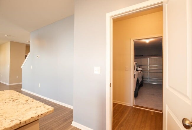 Building Photo - 5700 Redgum Dr