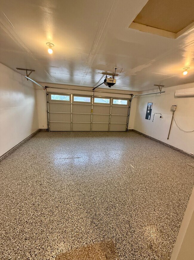 Building Photo - 518 Belville Pl