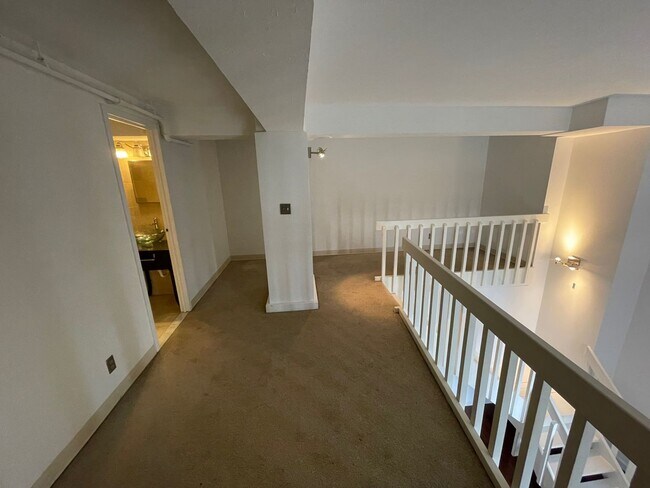 Building Photo - 116 Court St