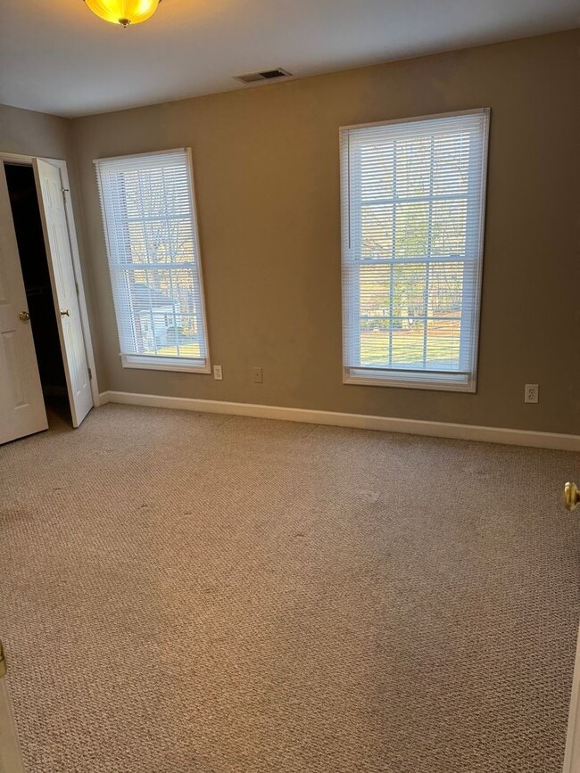 Building Photo - Hollar Duplex Conover