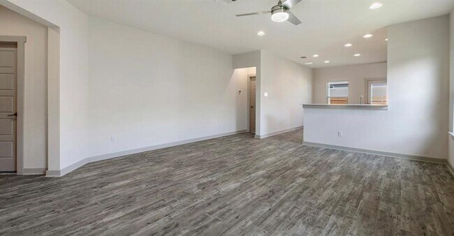 Building Photo - 2100 Daleside Ln