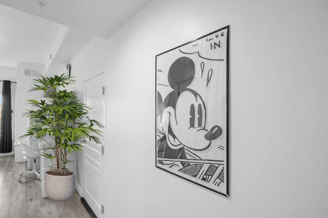 Building Photo - 8303 Palm Pkwy