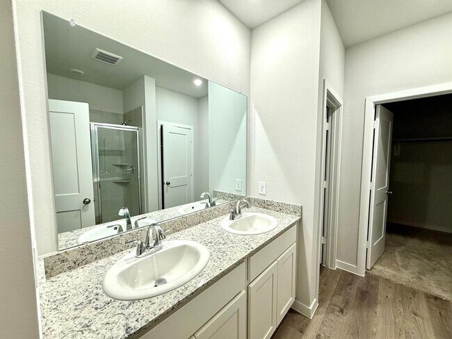 Building Photo - 7898 Alset Dr