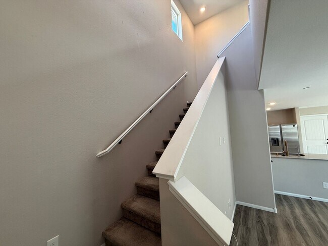 Building Photo - NLV 3 bed in a gated community!