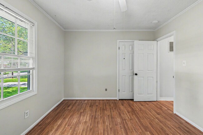 Building Photo - 124 Carolina Cir