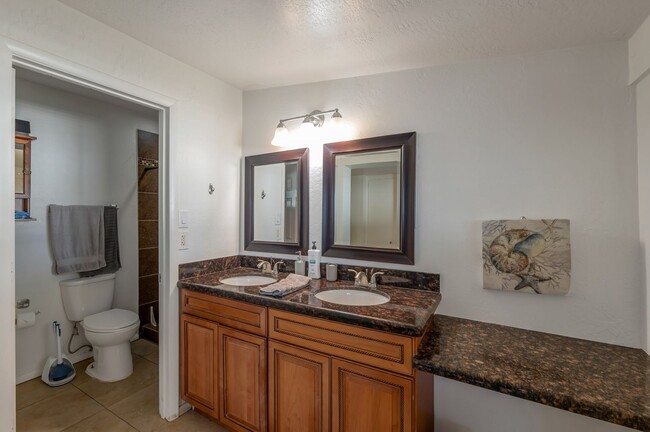 Building Photo - Step into this beautifully remodeled home ...