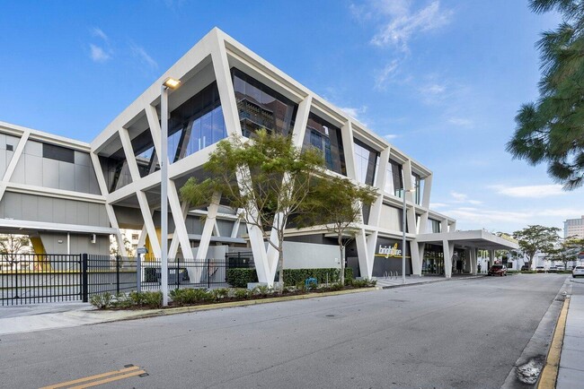 Building Photo - 550 Okeechobee Blvd