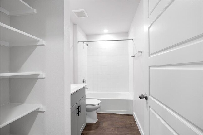 Building Photo - 645 Jane Long Dr