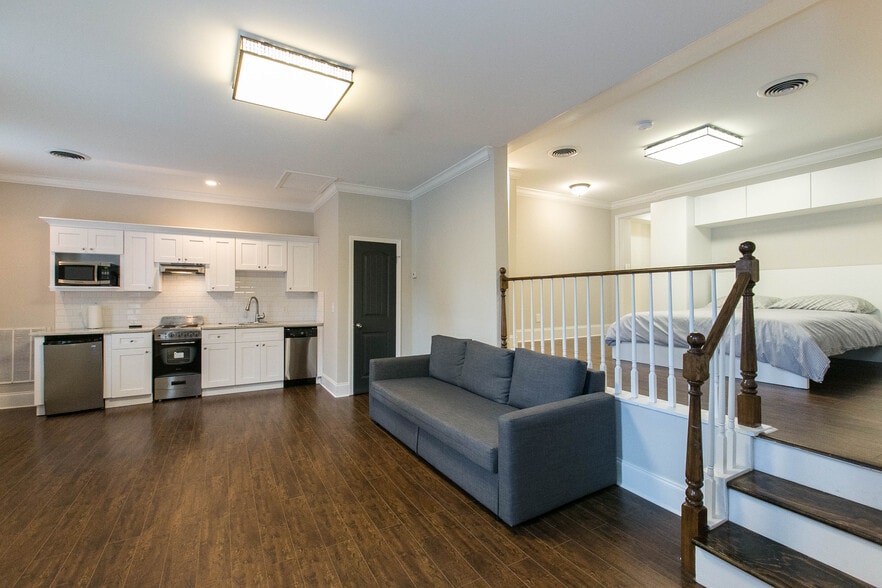 Full Kitchen With Sofa bed - The Residence at 1743 N Decatur