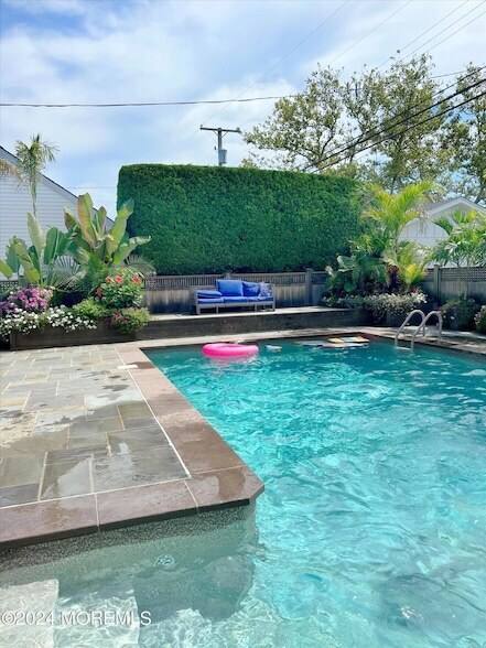 Building Photo - 402 Philadelphia Blvd