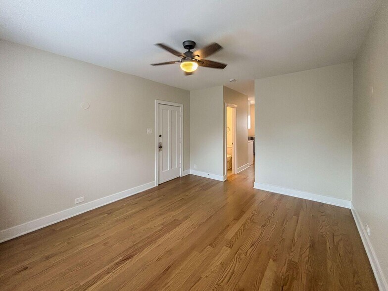 Building Photo - 4501 N Greenview Ave