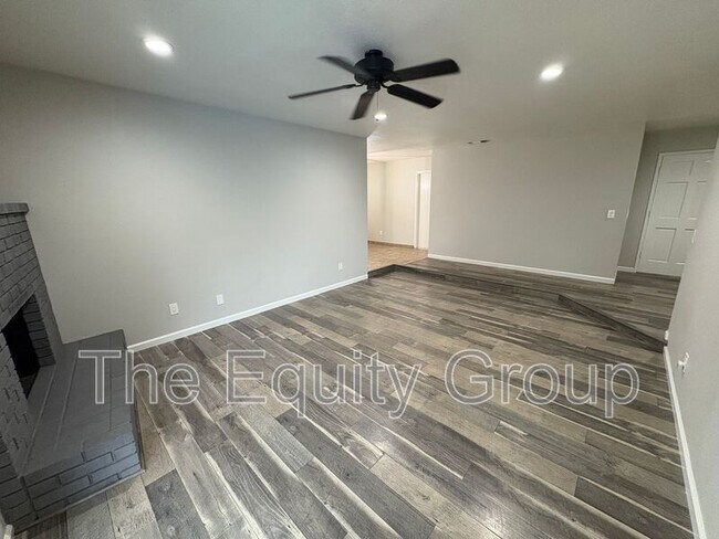 Building Photo - 1937 Chinowth St