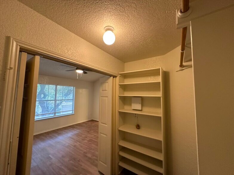 Master Bedroom Closet - 4400 Switch Willo