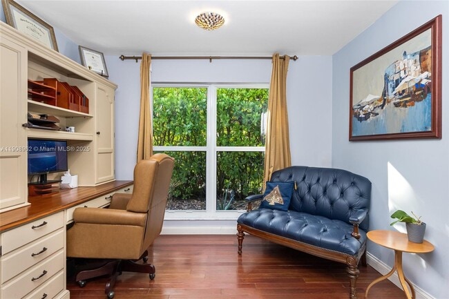 Building Photo - 70 Bay Colony Ln