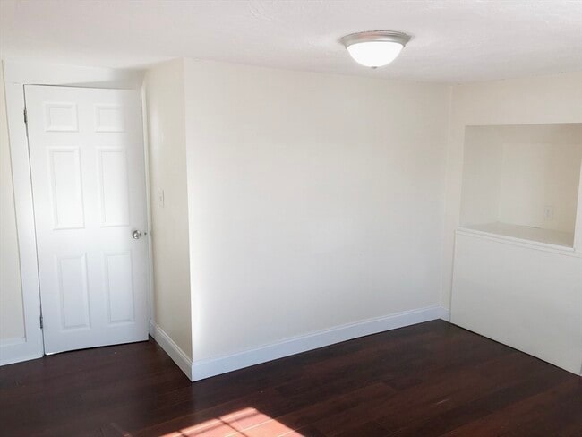 Building Photo - 113 Ashland St