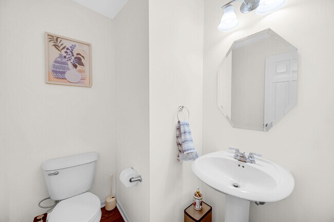 Building Photo - 57 Margaret Dr