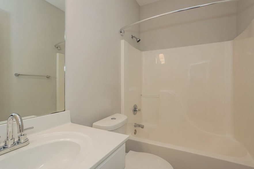 Building Photo - 2650 Neighborhood Walk