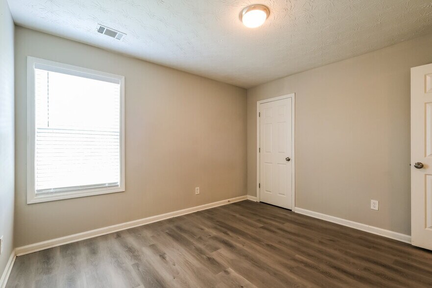 Building Photo - 461 Pondweed Dr
