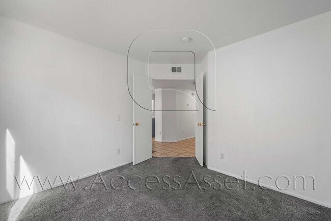 Building Photo - Charming 4/Bed 3/Bath Home In The Heart Of...