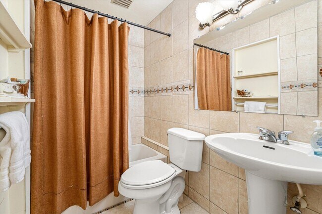 Building Photo - 3385 Coastal Hwy