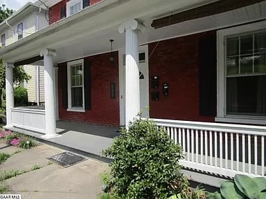 Building Photo - 223 N Jefferson St