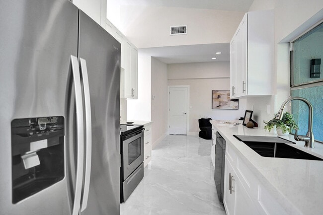 Building Photo - 2881 NW 98th Way