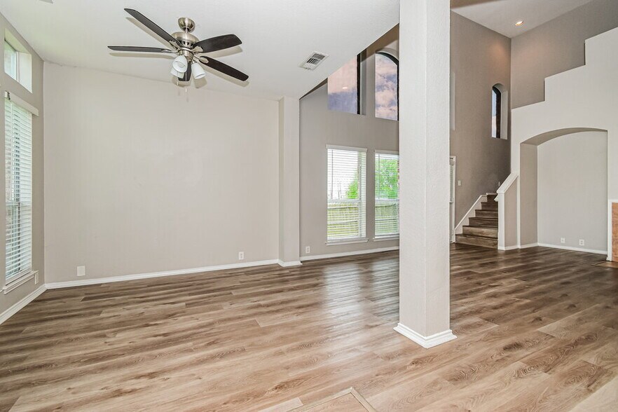 Building Photo - 309 Cobblestone Dr