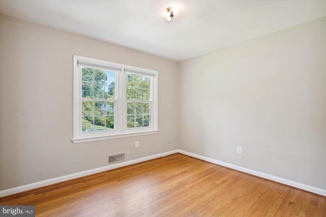Building Photo - 6139 Tompkins Dr