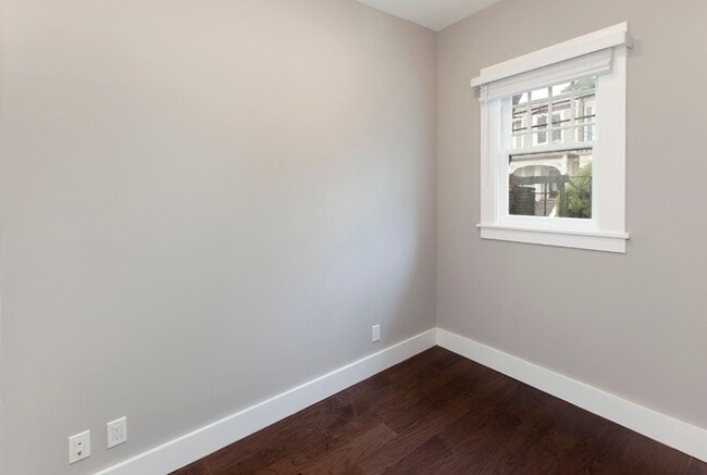 Building Photo - Lower Haight: Recently Renovated Studio w/...