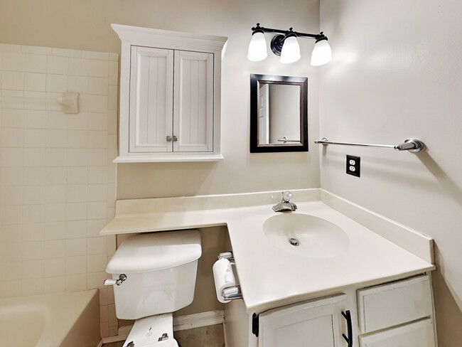 Building Photo - 8622 Cedar Key Dr