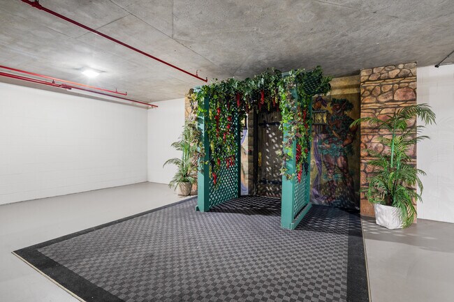 Building Photo - 2660 Peachtree Rd NW