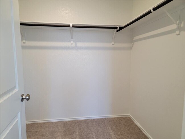 Building Photo - 100 Montego St