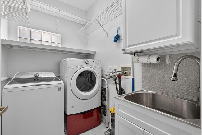 Building Photo - 3738 Old Lighthouse Cir