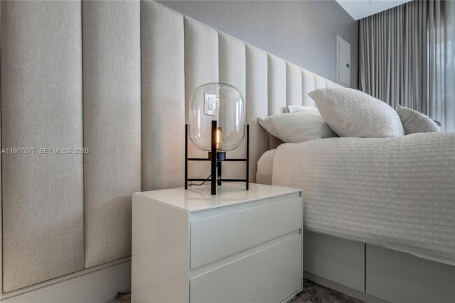 Building Photo - 10190 Collins Ave