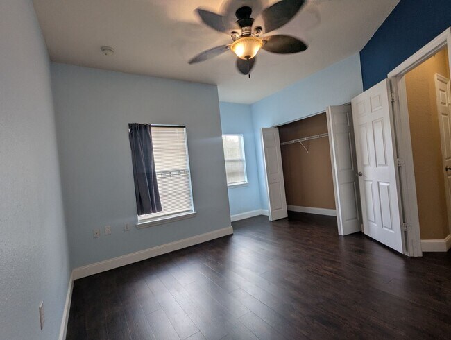 Building Photo - 2 Bedroom / 2.5 Bathroom Townhome – Magnolia Place