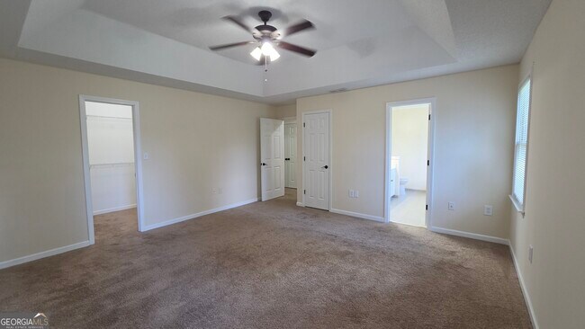 Building Photo - 31 Springfield Ct