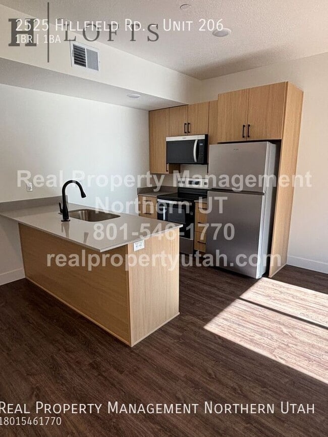Building Photo - 2525 Hillfield Rd.-Unit 206