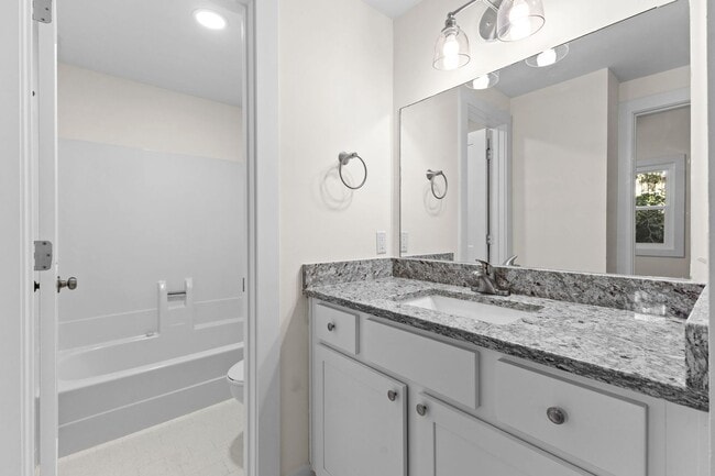 Building Photo - AVAILABLE NOW. 3 BED 1 BATH. IDEAL LOCATION IN BELLVUE. CLOSE TO EVERYTHING WEST NASHVILLE. NEWLY...