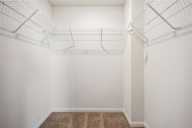 Building Photo - 425 Elaine Vly Dr