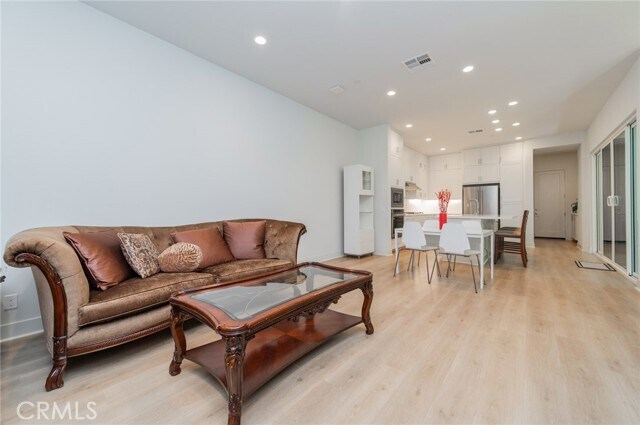 Building Photo - 119 Novel