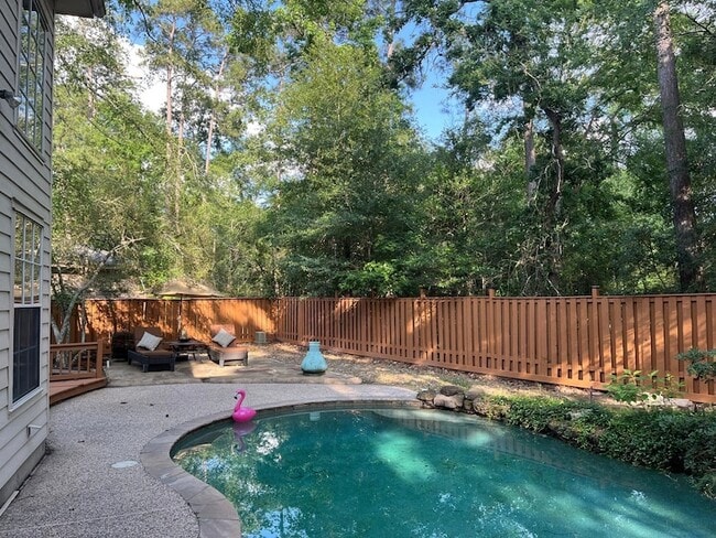 Building Photo - 3 Candle Pine Pl