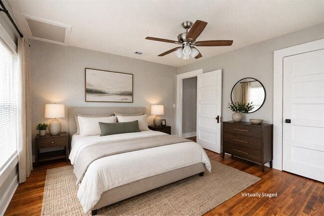 Building Photo - 329 Flores St