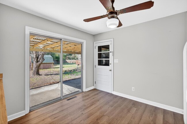 Building Photo - 1321 Briarfield Ave