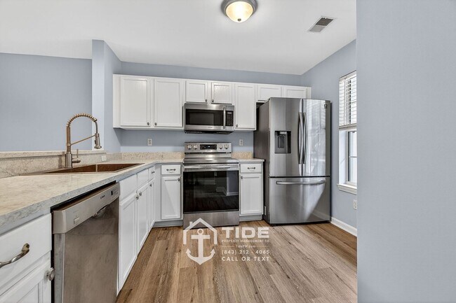 Building Photo - Townhome Living on Daniel Island