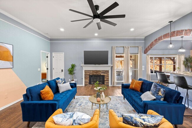 Building Photo - 324 Woodcrest Dr