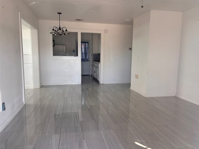 Building Photo - 1310 Harris Way