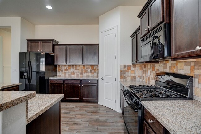 Building Photo - 3 bed 2 bath home for Rent in Quailwood!