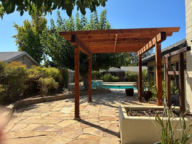 Building Photo - 1105 Del Nido Ct
